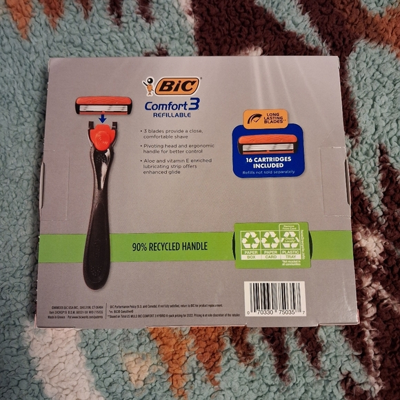 Bic Comfort 3 Refillable Razor with 16 Cartridges – NWT - Picture 2 of 2